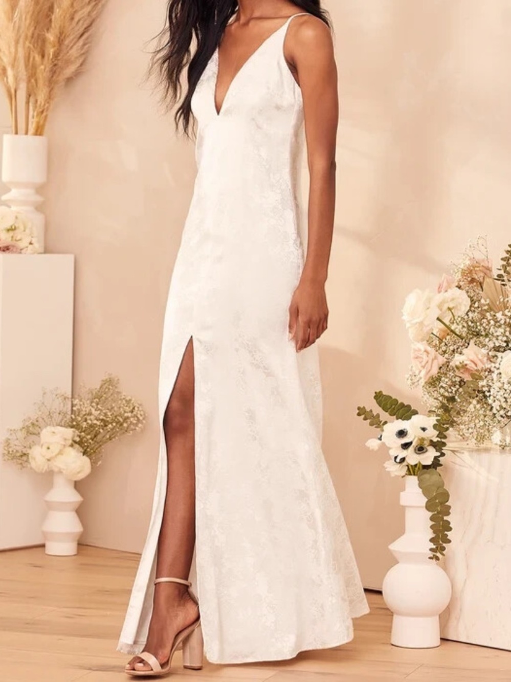 Lulus Promise My Passion White Satin Jacquard V-Neck Maxi Dress Size Small